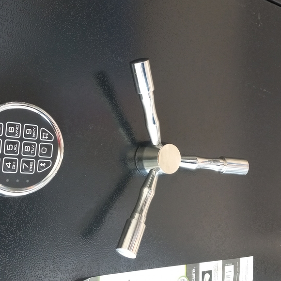 STACK-ON ELITE 30 Gun Safe - Picture 3 of 8